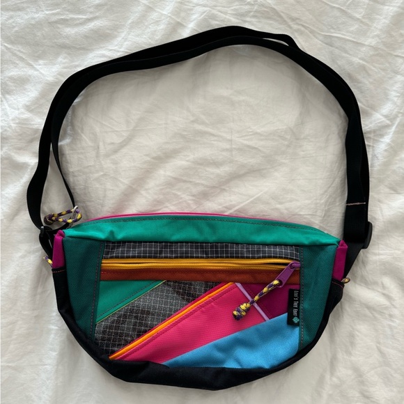 NWOT Lexi’s Tree Fort Crossbody Multicolor Bag - Picture 1 of 5